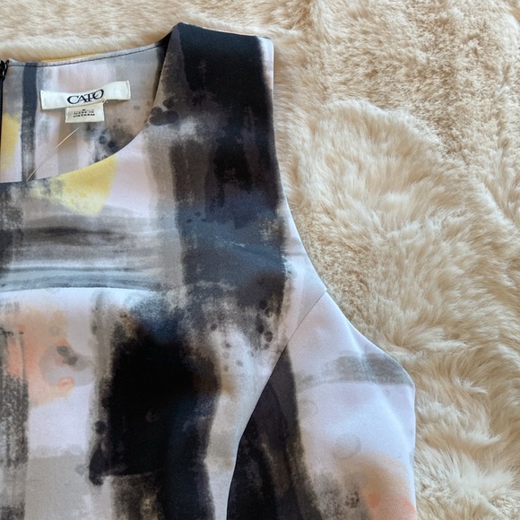 Fitted dress. Size 8. - Picture 8 of 13